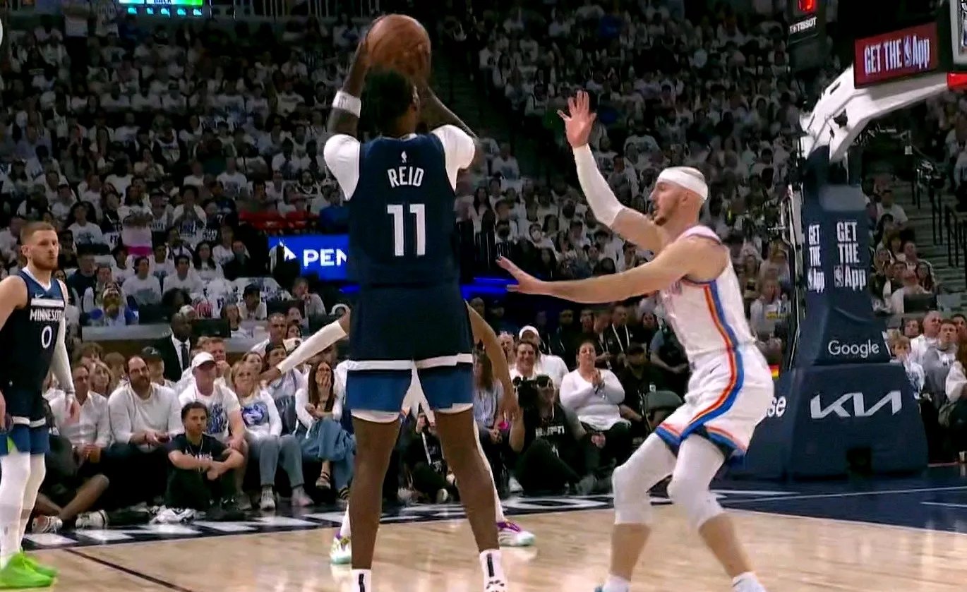 森林狼遭爵士横扫,连败三场 森林狼遭爵士横扫,连败三场