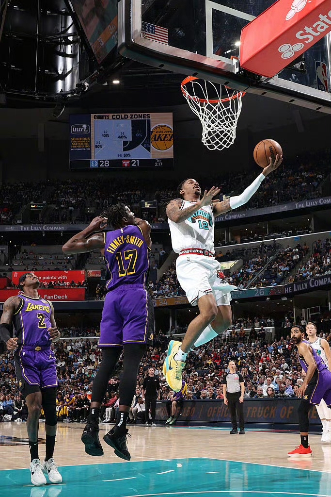 步行者客场逆转灰熊,萨博尼斯封盖神技压哨 步行者客场逆转灰熊,萨博尼斯封盖神技压哨