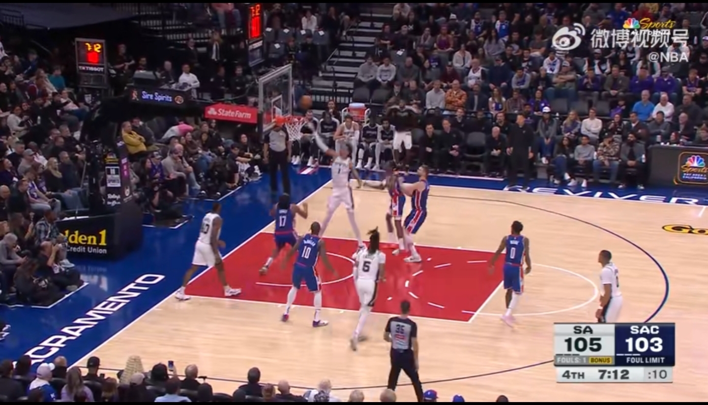 马刺取得连胜：德罗赞关键时刻突破送灰熊绝杀的简单介绍