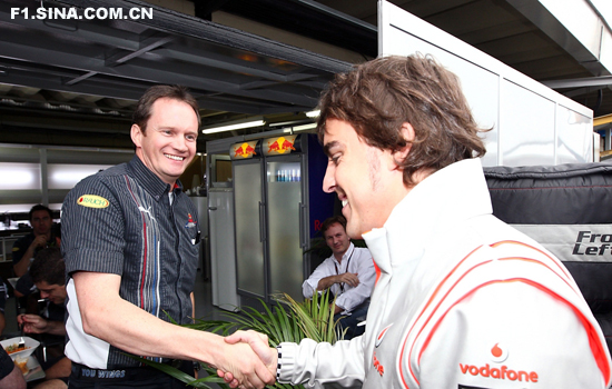 关于威廉姆斯横扫红牛二队，阿隆索扛起全队的信息