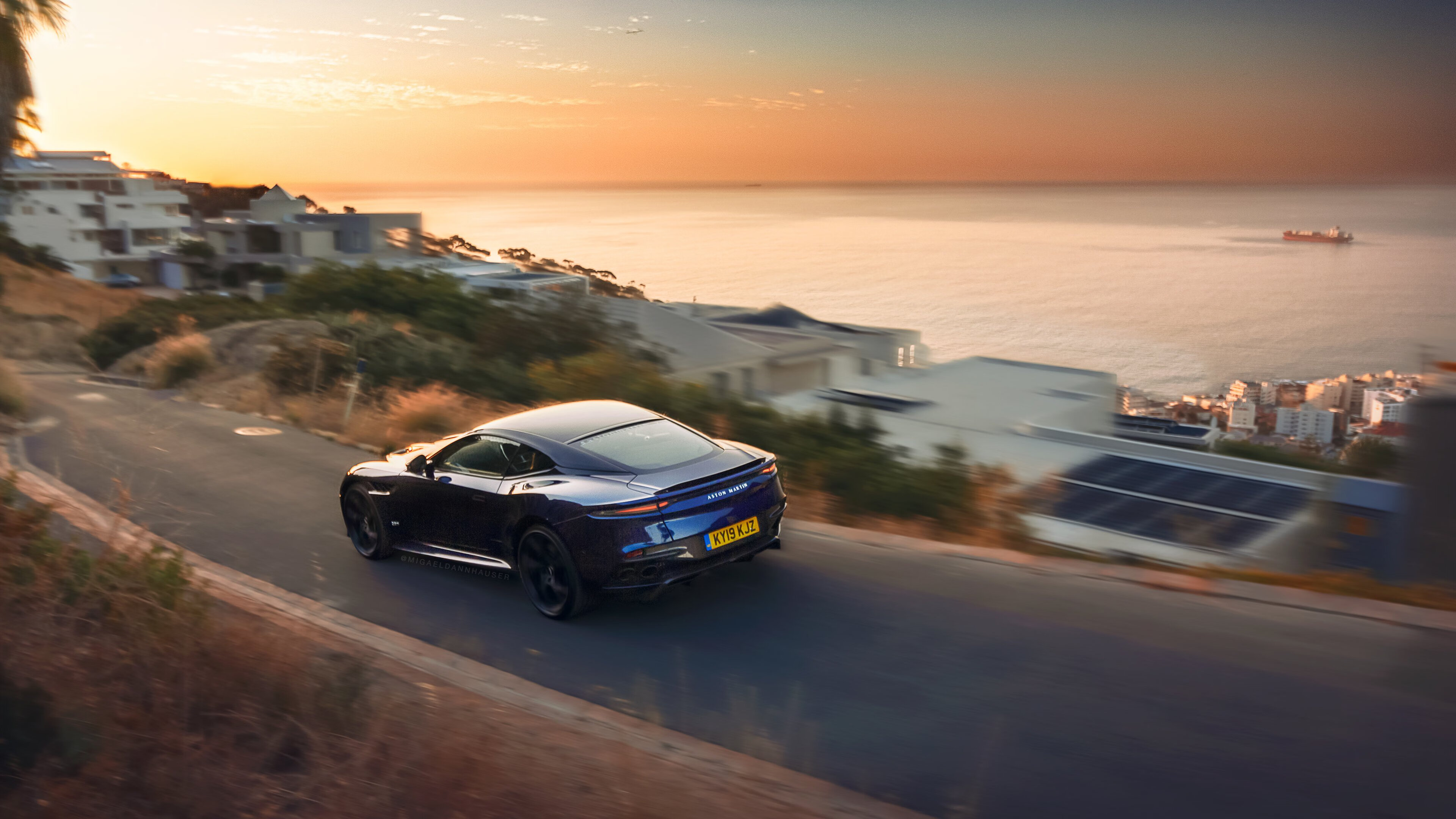 卡瓦哈尔封神之战，浴血右路铸就巴萨欧冠生死救赎