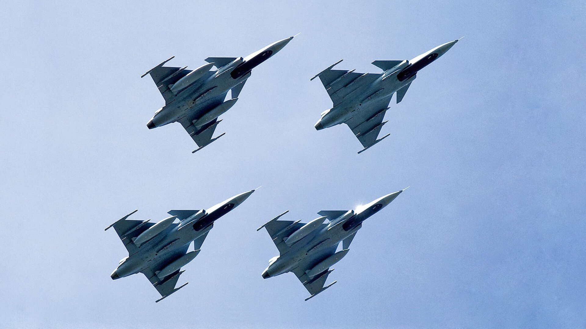 璀璨星光下的对决，克瓦拉茨赫利亚在国家德比之夜的全能秀