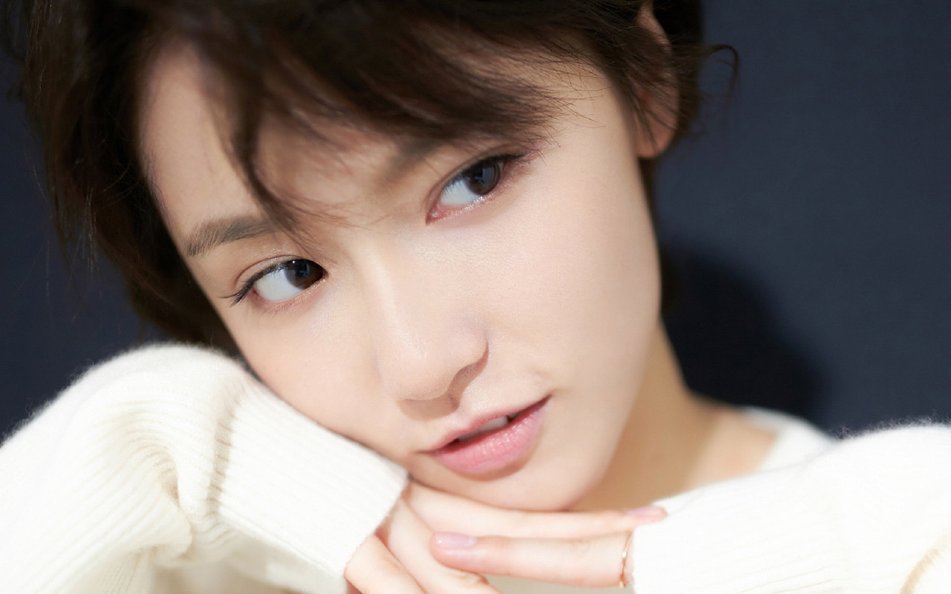 姆巴佩完美演绎欧冠之夜，那不勒斯力克马德里竞技，新王闪耀亚平宁